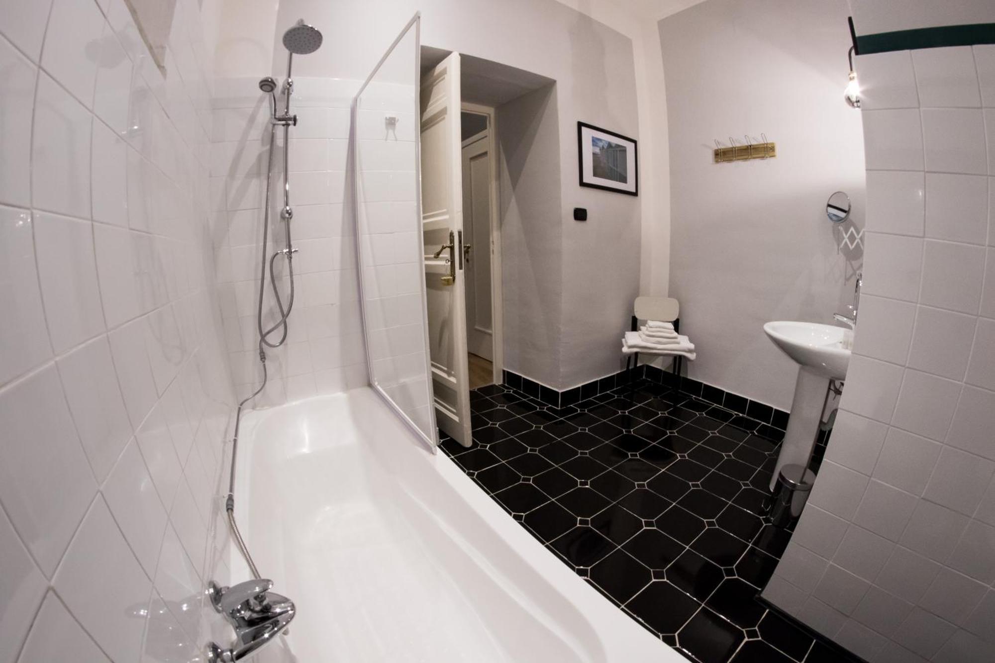 Balate Maqueda B&B Палермо Стая снимка